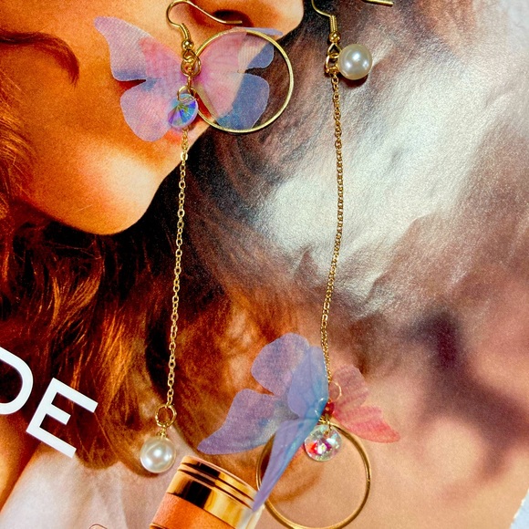 Beautiful Asymmetrical Butterfly 🦋 Earrings - Picture 5 of 7